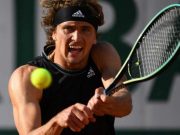 Zverev Tertinggal Dua Set sebelum Lolos Babak Pertama French Open