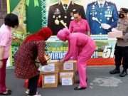 Aksi Peduli Bhayangkari Wonogiri Bagikan Ratusan Takjil