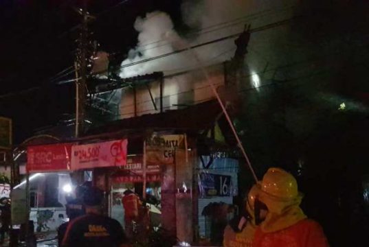Diduga Korsleting, Sebuah Ruko di Mertoyudan Terbakar