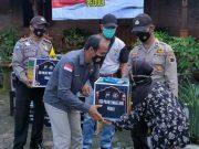 DSD Polres Magelang Bagikan Sembako kepada Warga Tidak Mampu Terdampak Covid-19