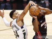 Antetokounmpo Triganda, Bucks Sapu Bersih Heat 4-0