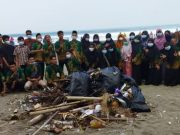 Ini yang Dilakukan Pelajar NU Adimulyo di Pantai Silumut