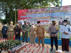 Polres Musnahkan 215 Kilogram Serbuk Petasan dan Ribuan Botol Miras