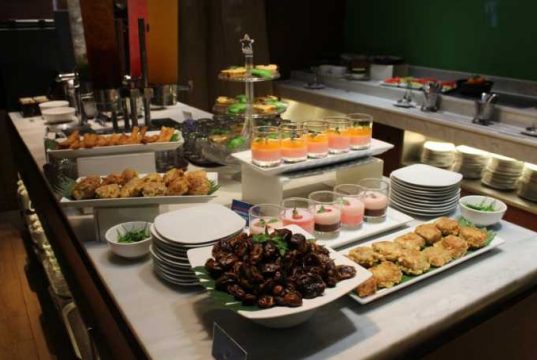 Buka Puasa di Holiday Inn Express Semarang Simpang Lima Dapat Doorprize