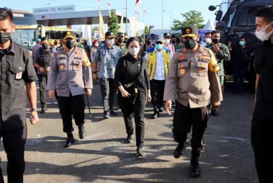 Kapolri bersama Panglima TNI Cek Gerbang Tol Brebes