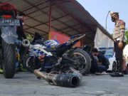 Naik Motor Berknalpot Brong, Para Pemuda Ini Kena Sanksi Bongkar dan Ganti