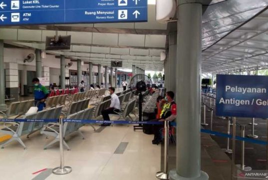 Tiga Kereta Api Jarak Jauh Beroperasi di Senen Selama Pelarangan Mudik