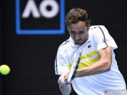 Medvedev dan Tsitsipas Tersingkir di Madrid Open
