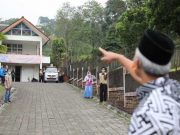 Ganjar Beri Semangat Pasien Covid-19 Klaster Tarawih di Banyumas