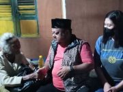 Kehadiran Petrix Bikin Nenek-Nenek Tertawa Gembira