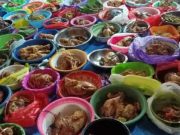 Ini yang Unik, Tradisi Ingkung Malam Pitu Likur Ramadan di Masjd Al Khoirot