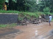 Hujan Deras, Tanggul Sungai Piji Hadiwarno Jebol