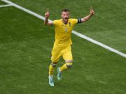 Giliran Andriy Yarmolenko Campakkan Botol Minuman Sponsor Euro 2020