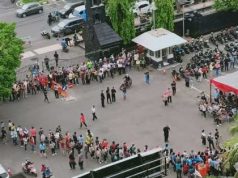 Pemprov Jateng Kurang Siap, Vaksinasi Gratis Malah Timbulkan Kerumunan