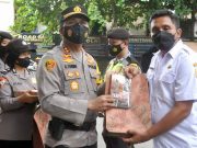 Kapolres Wonogiri Bagikan Ratusan Buku Yanpatdu