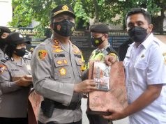Kapolres Wonogiri Bagikan Ratusan Buku Yanpatdu