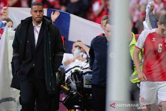 Eriksen Sukses Menjalani Operasi Pemasangan Alat Pacu Jantung