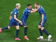Slovakia Atasi Polandia 2-1 Diwarnai Kartu Merah dan Gol Bunuh Diri
