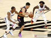 Devin Booker Antar Suns Bekuk Clippers di Gim Pertama Final Barat