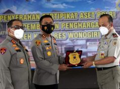 Kapolres Wonogiri Menerima 5 Sertifikat Tanah dari BPN
