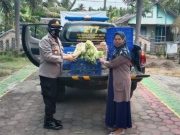 Kapolsek Petanahan Bagi Sayur dan Telur Gratis ke Warga yang Isolasi Mandiri