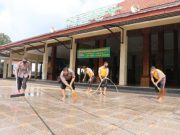 Sambut HUT Bhayangkara ke-75, Polres Kebumen Bersihkan Tiga Masjid