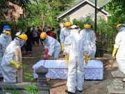 Tim Jogo Tonggo Wonogiri Memakamkan 7 Jenazah