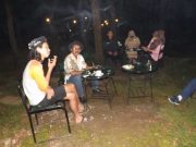 Menikmati Kopi Senja Hari Hingga Kesurupan di Hutan Pinus Sikembang Park
