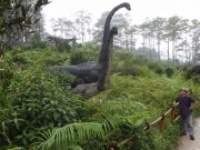 Nonton Dinosaurus di Lembah Asri Serang, Wisata di Desa yang Tidak Ndesani