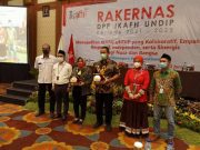 Rakernas, Dekan FH Undip: Yang Jadi Pejabat Kudu Bisa Nggeret Yuniornya