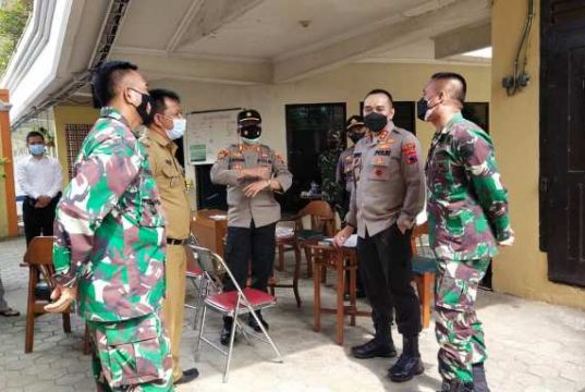Tinjau Ruang Isolasi Terpusat di Cepu, Kapolres dan Dandim Blora Pastikan Keamanan dan Ketertiban