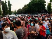 Kerumunan Vaksinasi Massal Dibubarkan Satpol PP Kota Semarang