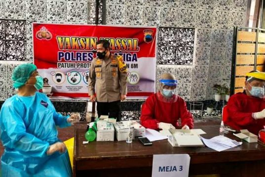 Polres Salatiga Gelar Vaksinasi Massal Sambut Hari Bhayangkara