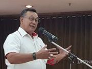 Pak Bro dan Kenangan Senyum Minimalis