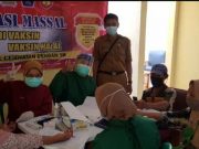Pelaku Usaha Pasar Kemantran Kabupaten Tegal Divaksin