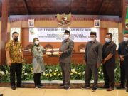 Wakil Bupati Blora Menyerahkan Pertanggungjawaban Pelaksanaan APBD Tahun Anggaran 2020 ke DPRD