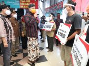 Pedagang Pasar Wage Terima Bantuan Modal Rp 15 Juta