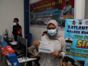 Polres Kudus Berikan Vaksin Covid-19 untuk Pemohon SIM