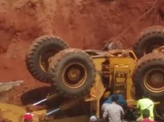 Seorang Sopir Tewas Tergencet Loader Usai Tolong Temannya