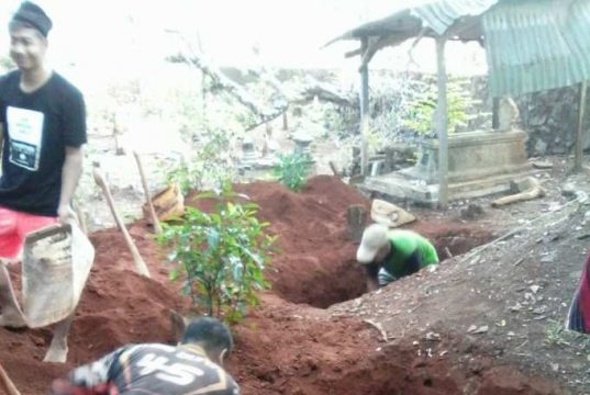 Hari ini Dua Warga Desa Langon Dimakamkan Protokol Covid di Tempat yang Sama