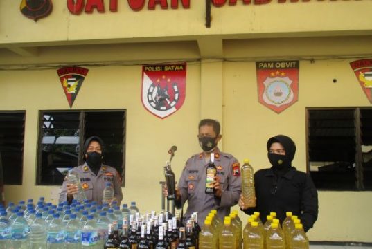 Polisi Tangkap Pemabuk dan Penjual Miras Lewat Medsos,
