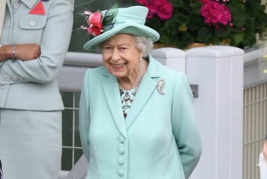 Ratu Elizabeth Doakan Timnas Inggris Berhasil