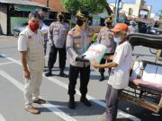 Polres Kebumen dan Insan Pers Bagi Sembako saat PPKM Darurat