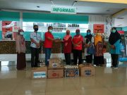 PKK Kebumen Berikan 300 Botol Minuman Rempah ke Nakes RSDS