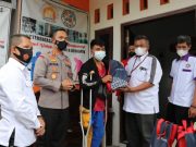 Polres dan Bank Jateng Kebumen Bagikan 200 Paket Sembako