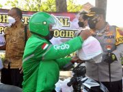 Bersama Bhayangkari, Kapolres Wonogiri Bagikan Ratusan Bansos Sembako