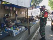 Patroli Datang, Pedagang di Trotoar Kemasi Dagangan