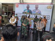 Panglima TNI bersama Kapolri Tinjau Serbuan Vaksinasi di Holy Stadium Semarang