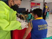 Warga Binaan Lapas Brebes Ikuti Vaksinasi Covid-19 Tahap Pertama