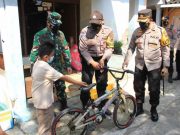 Jokowi Beri Bantuan Jaminan Pendidikan untuk Ghifari